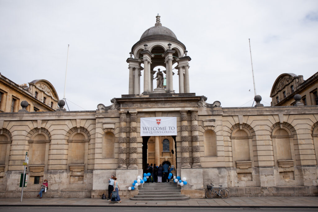 queen's college oxford tour