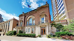 Front of the University Club of Toronto