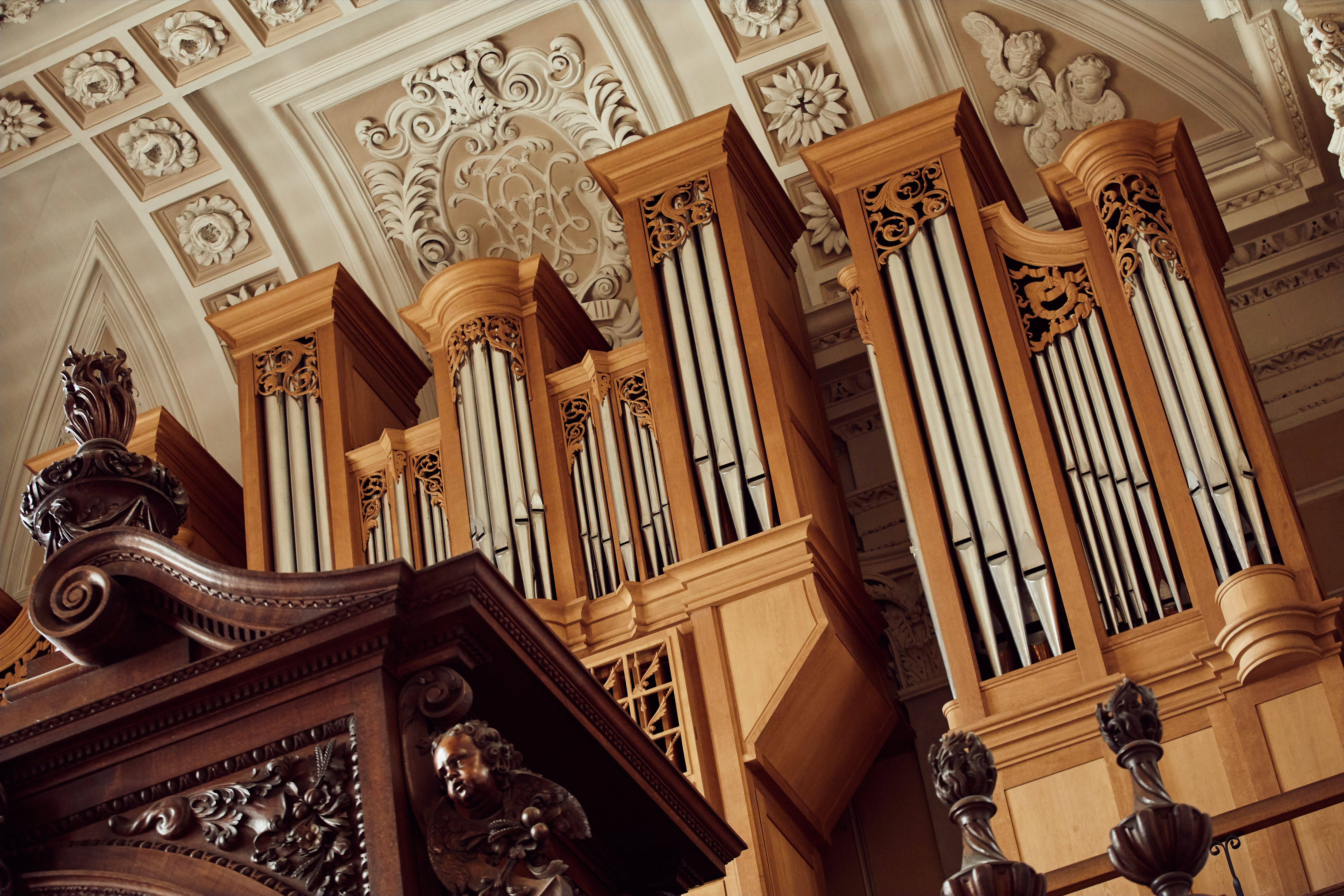 the College's Frobenius organ photographed from below