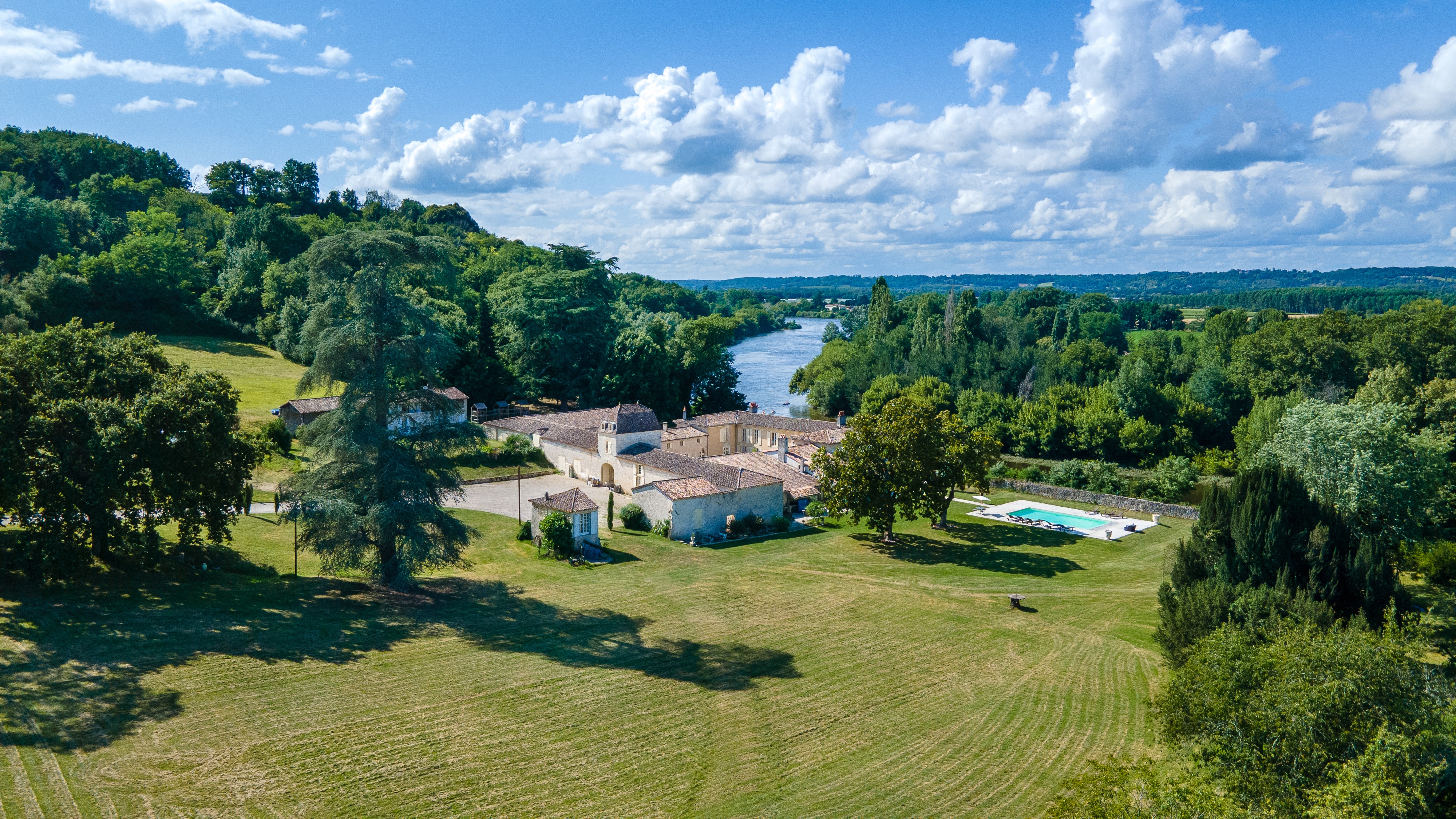 View of La Tourbeille in Juillac