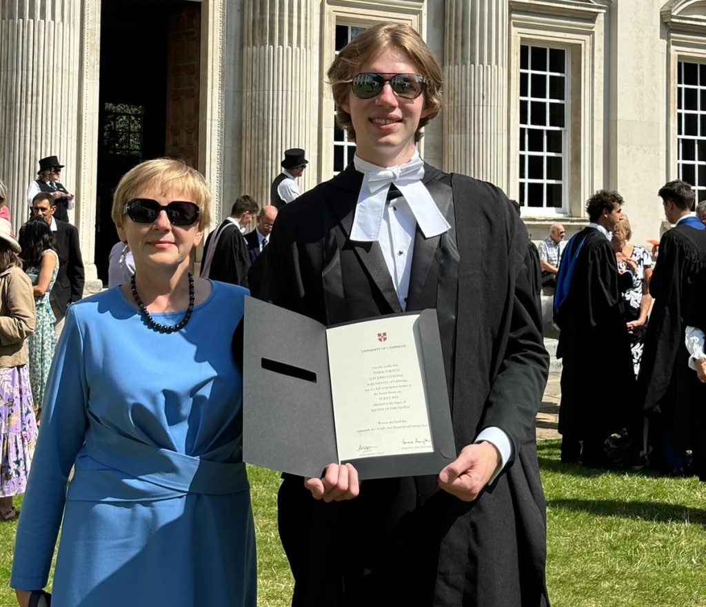 Tom Tokovyi pictured with his mum on graduation day