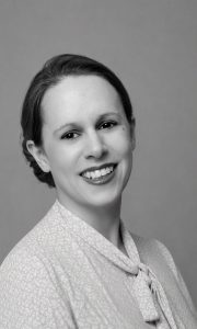 Julia Barr headshot