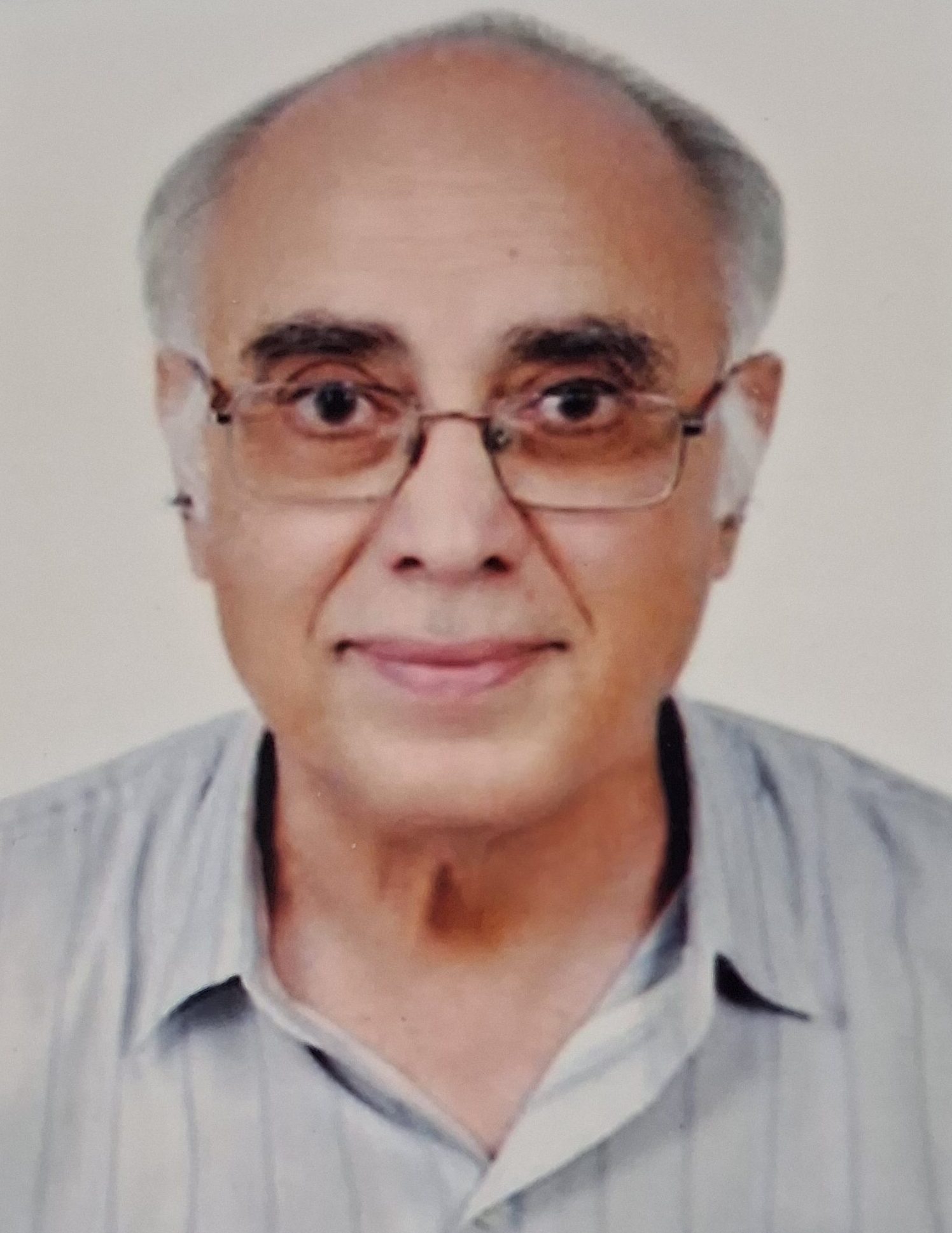 Vinod Khanna headshot